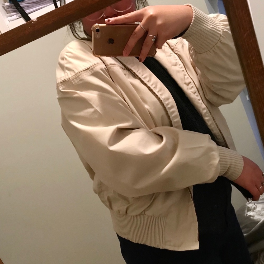 💣vintage cream oversized bomber jacket💣